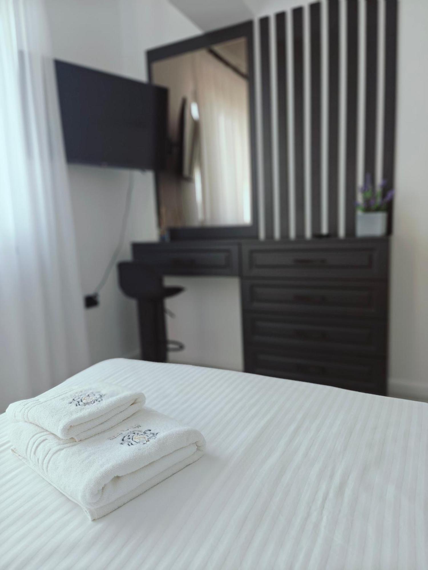 Mamaia Nord Vip Aparthotel Năvodari Eksteriør bilde